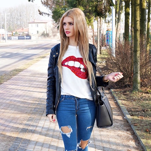 Bite Your Lip Tee - Picture 4 of 4